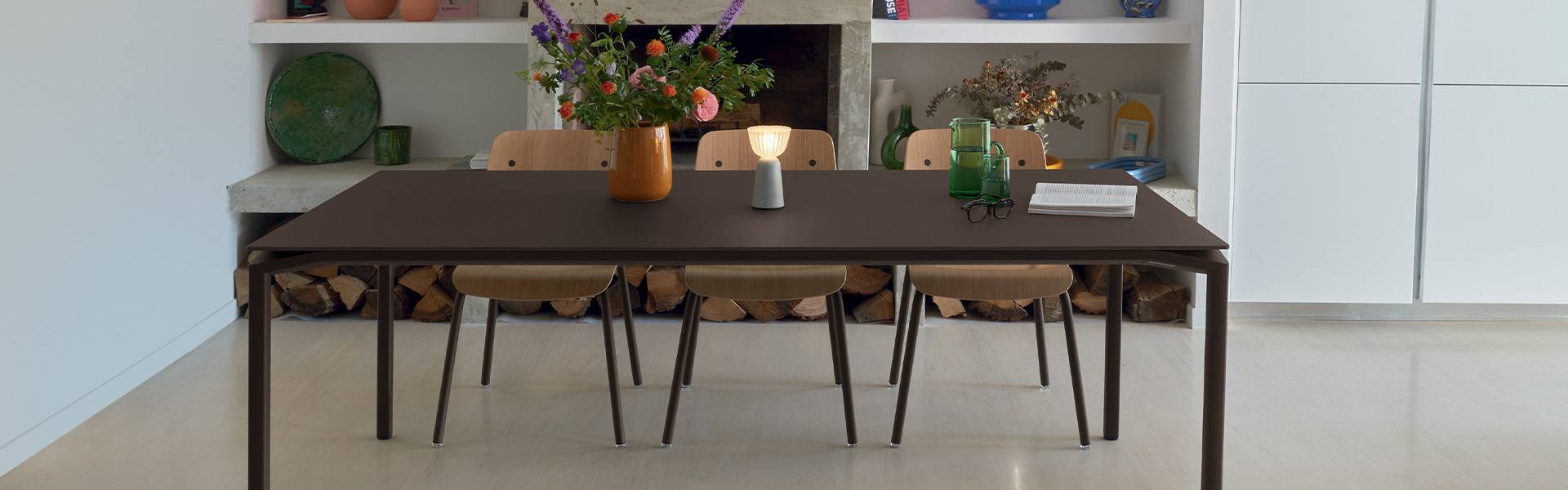  Indoor Calvi Fenix table