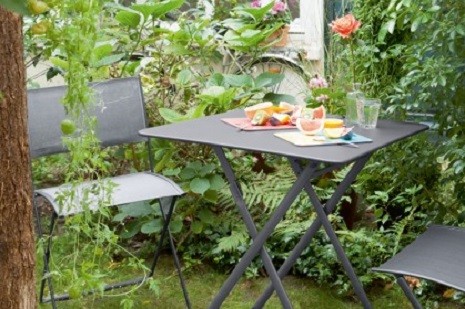 Outdoor furniture ideas for small gardens